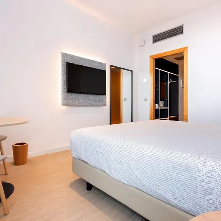 Innside By Melia Barcelona Aeropuerto 4*