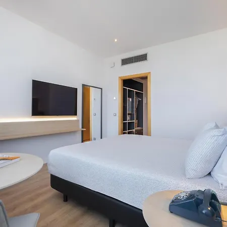 Innside By Melia Barcelona Aeropuerto 4*